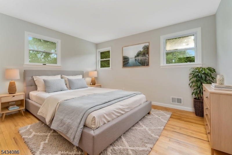 10 Lynnfield Ter