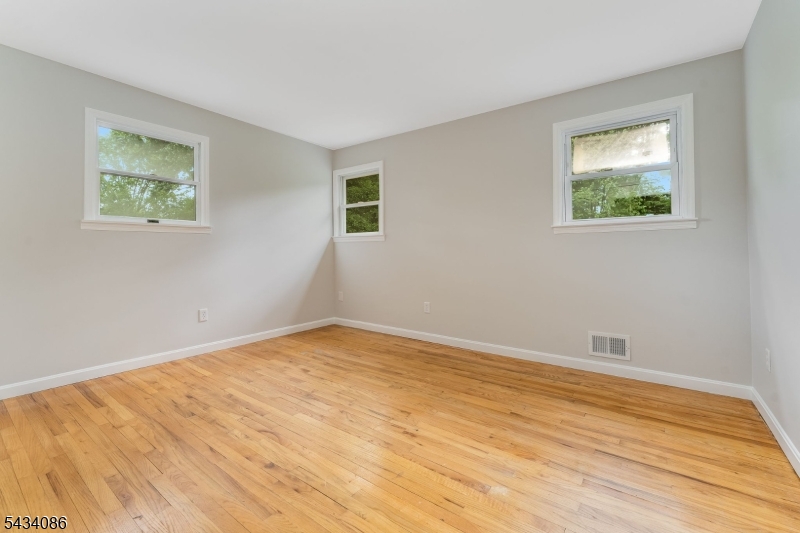 10 Lynnfield Ter