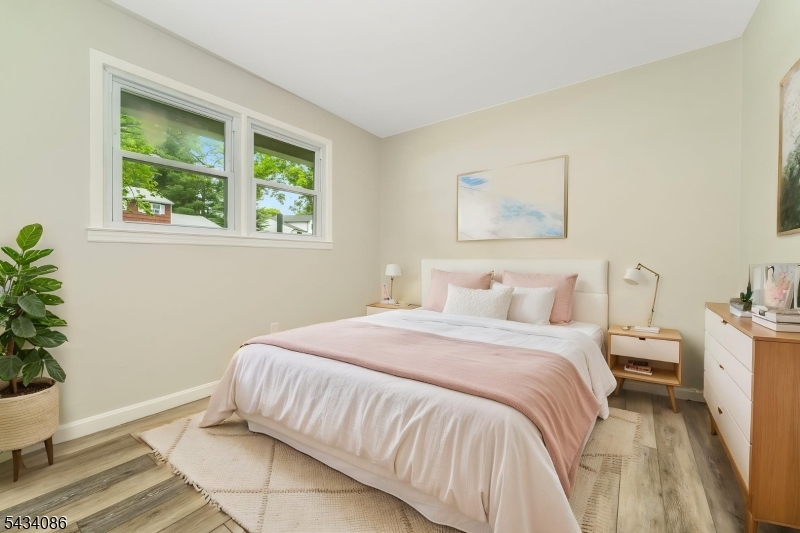 10 Lynnfield Ter