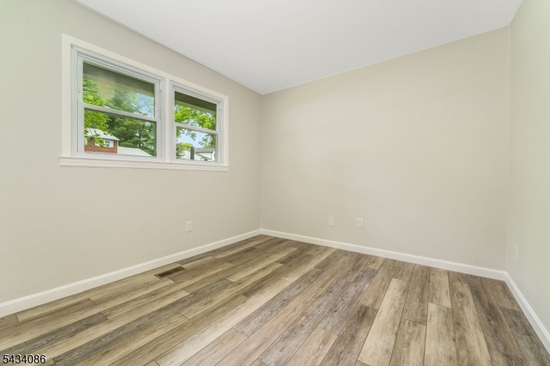 10 Lynnfield Ter
