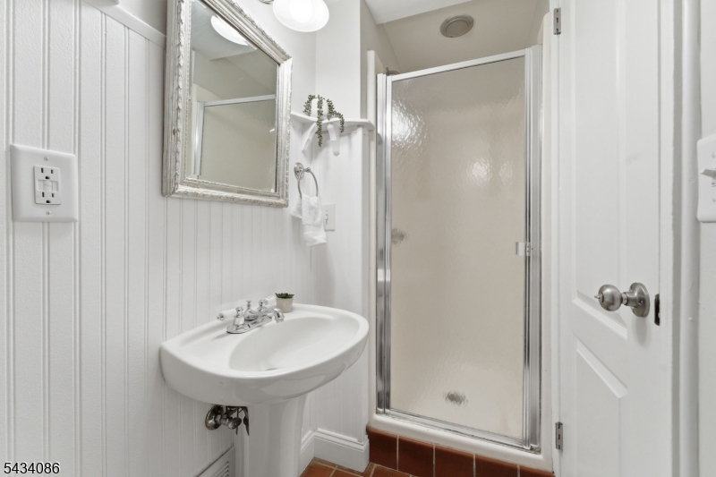 10 Lynnfield Ter