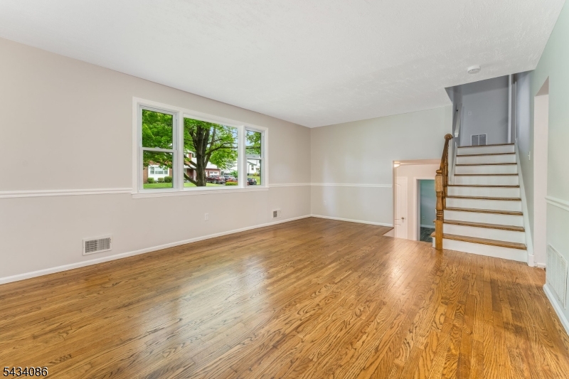 10 Lynnfield Ter