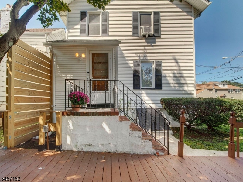 320 E 1St Ave