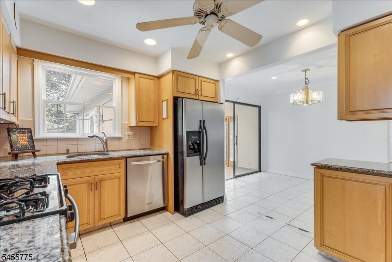 15 Oak Ln