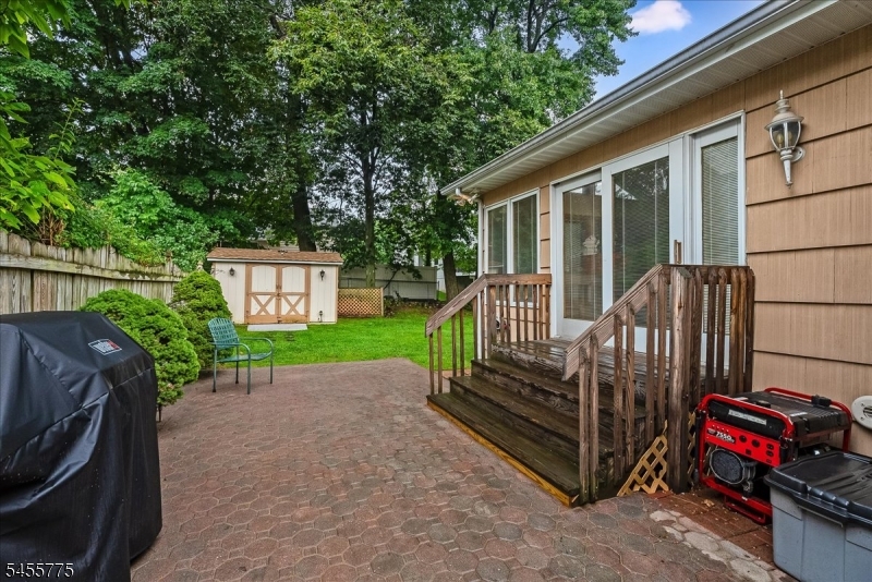 15 Oak Ln