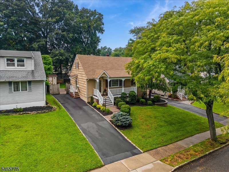 15 Oak Ln