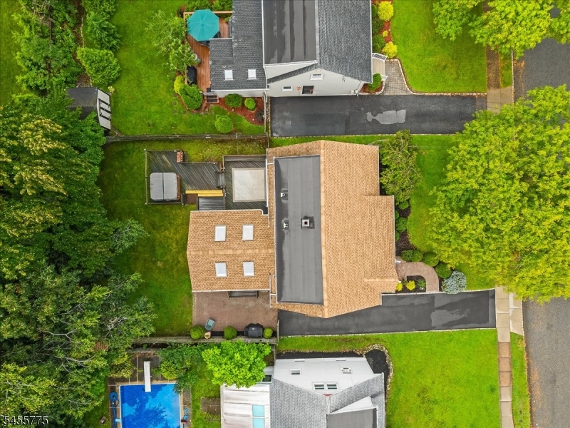 15 Oak Ln