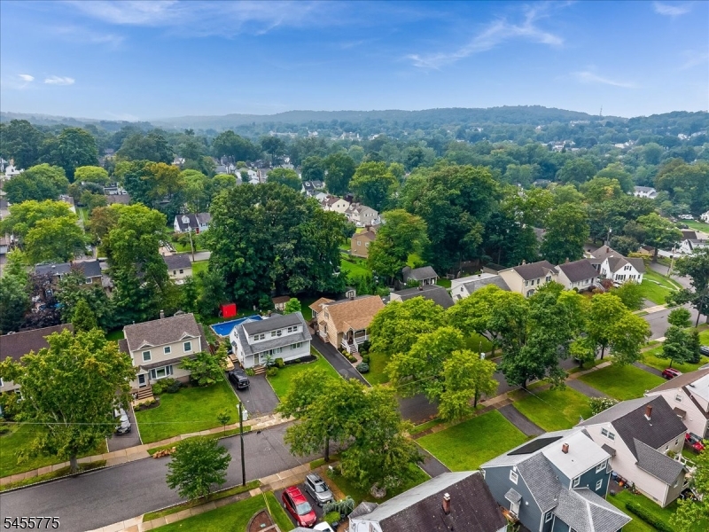15 Oak Ln