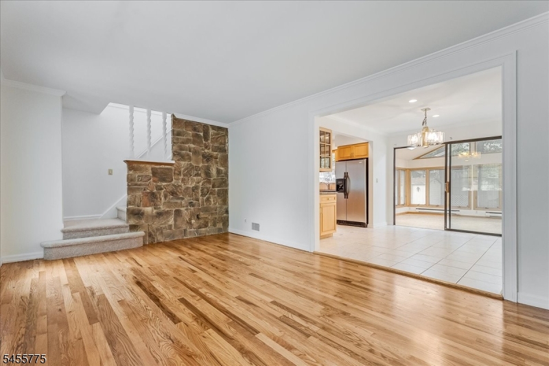 15 Oak Ln