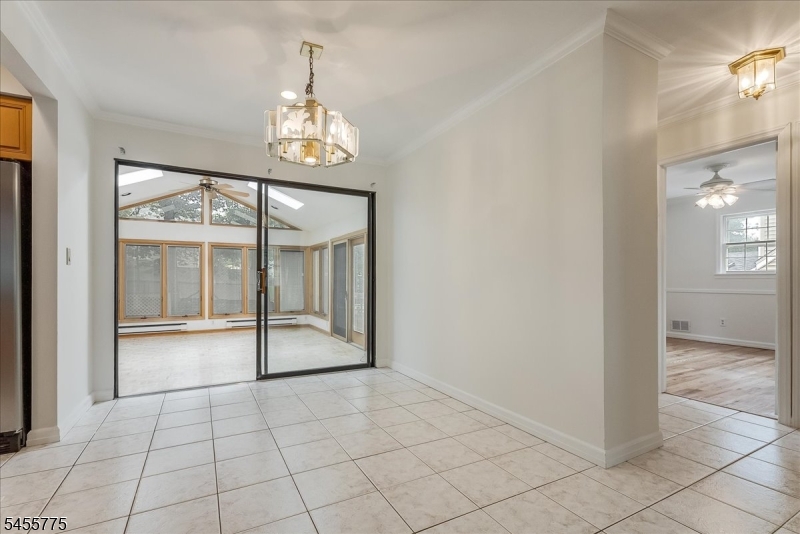 15 Oak Ln