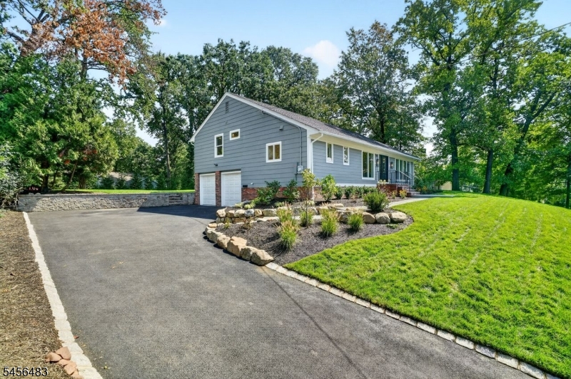 910 Minisink Way