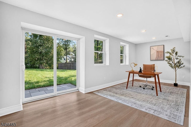 910 Minisink Way