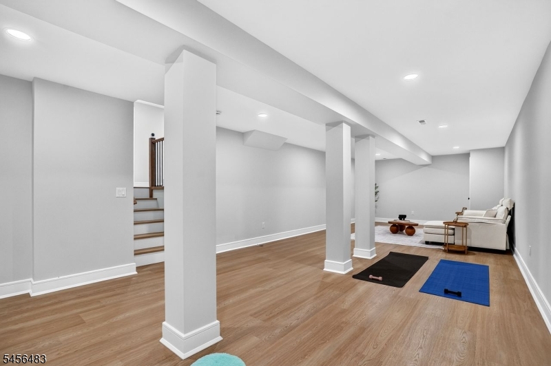 910 Minisink Way