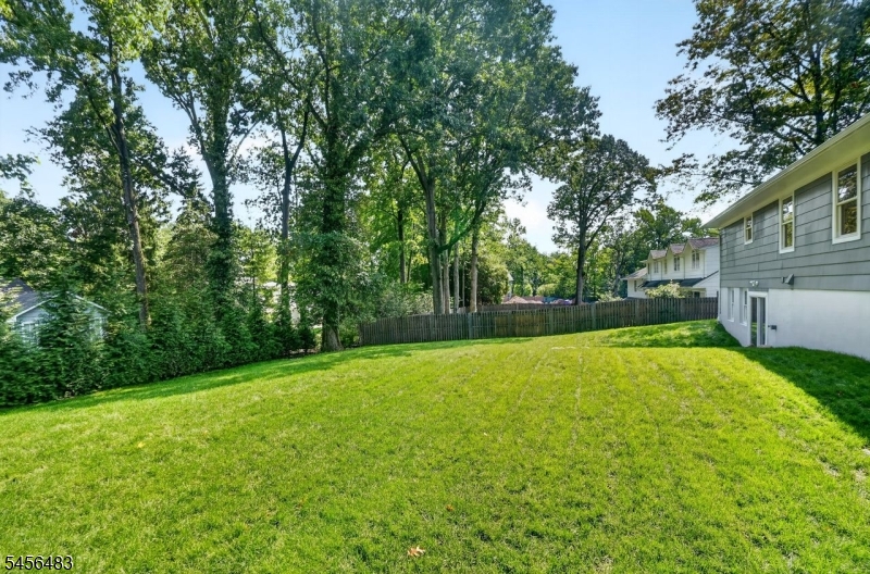 910 Minisink Way