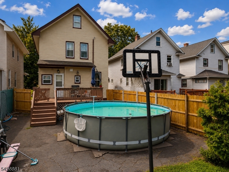 911 Jersey Ave
