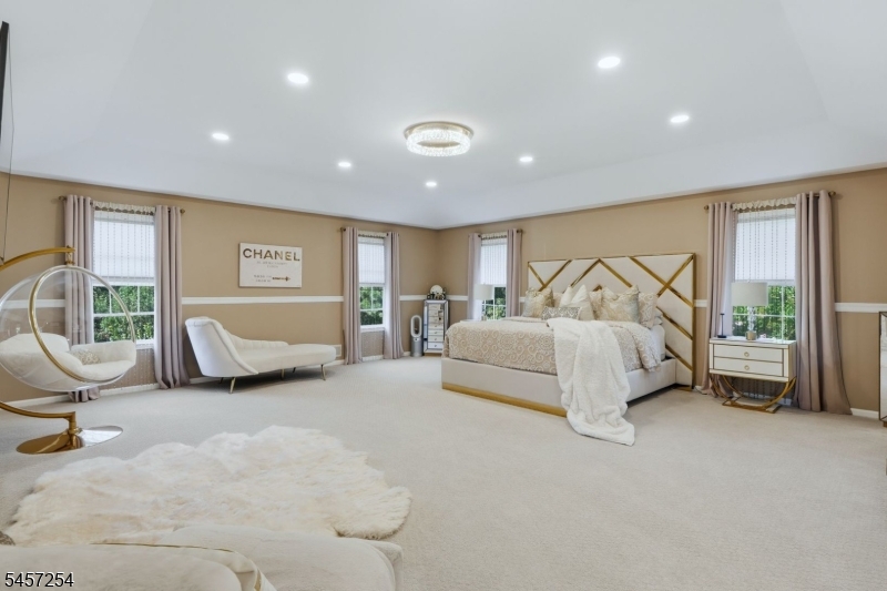 2 Butternut Ln
