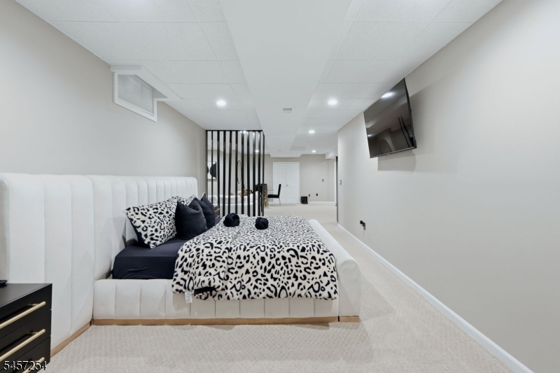 2 Butternut Ln