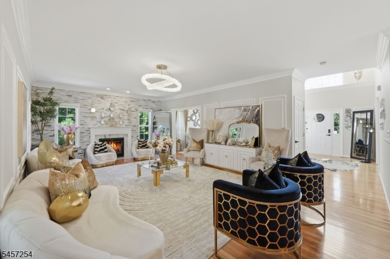 2 Butternut Ln