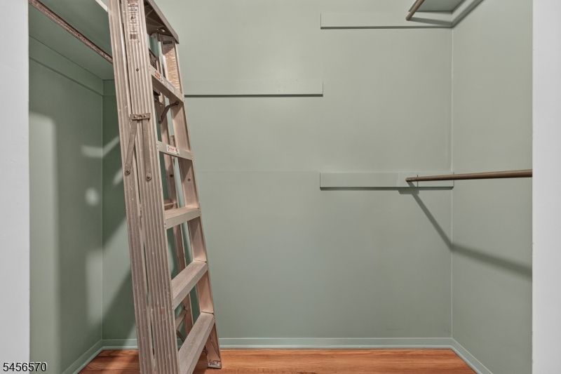 42 Hanover Pl