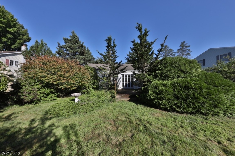 148 Eyland Ave