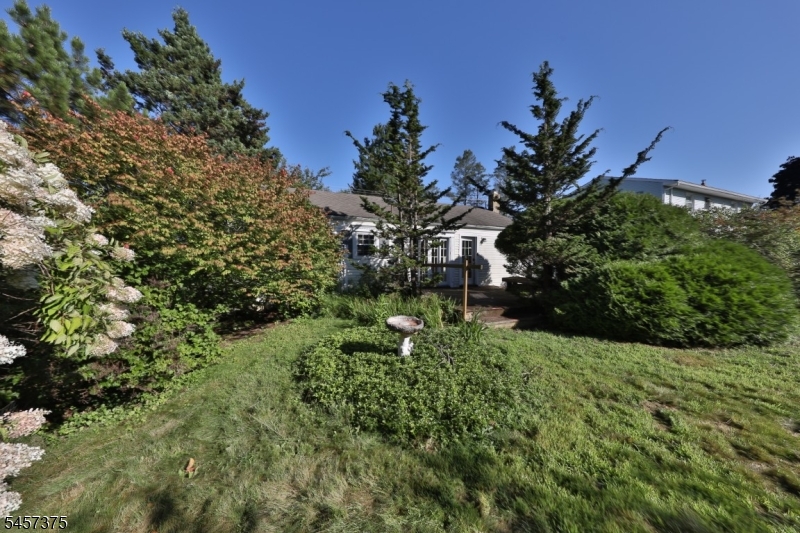 148 Eyland Ave