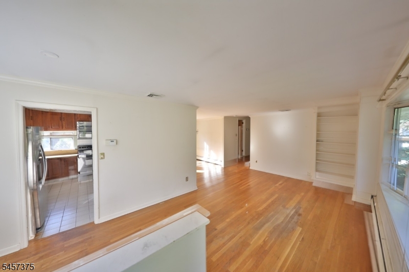 148 Eyland Ave