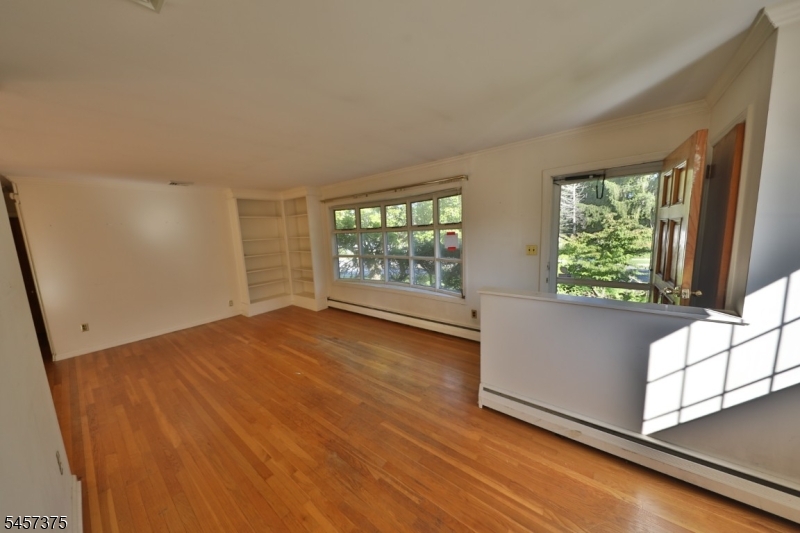 148 Eyland Ave