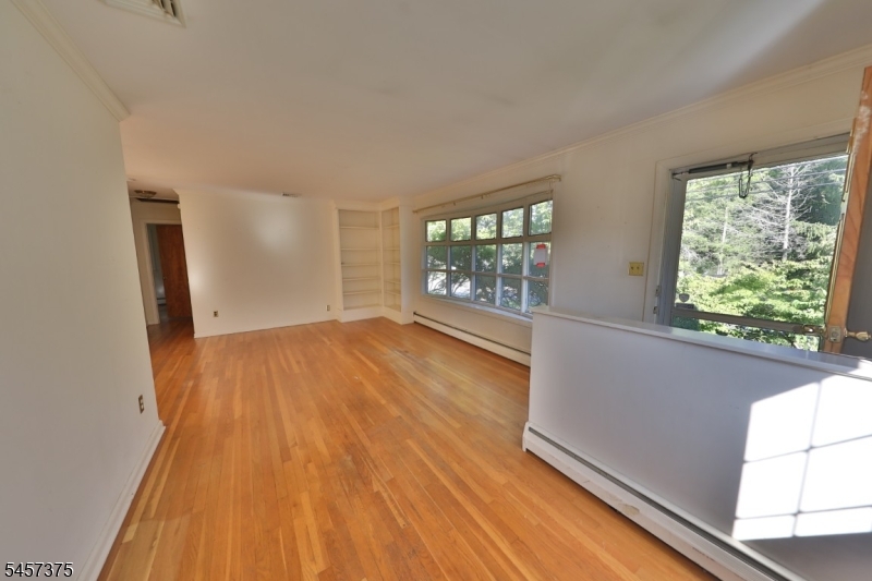 148 Eyland Ave
