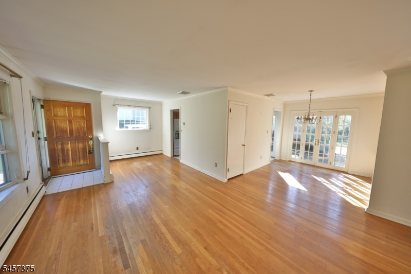 148 Eyland Ave