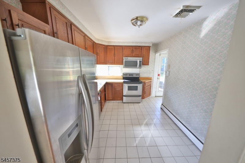 148 Eyland Ave