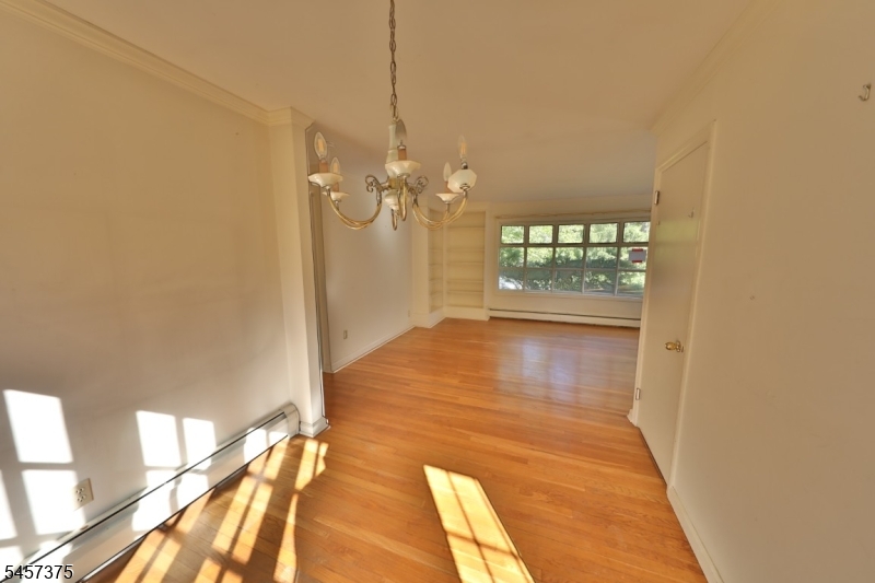 148 Eyland Ave