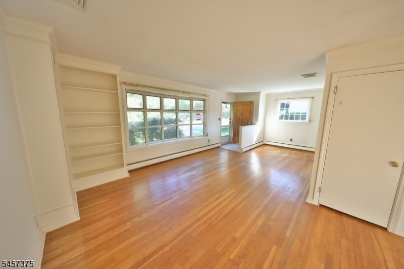 148 Eyland Ave