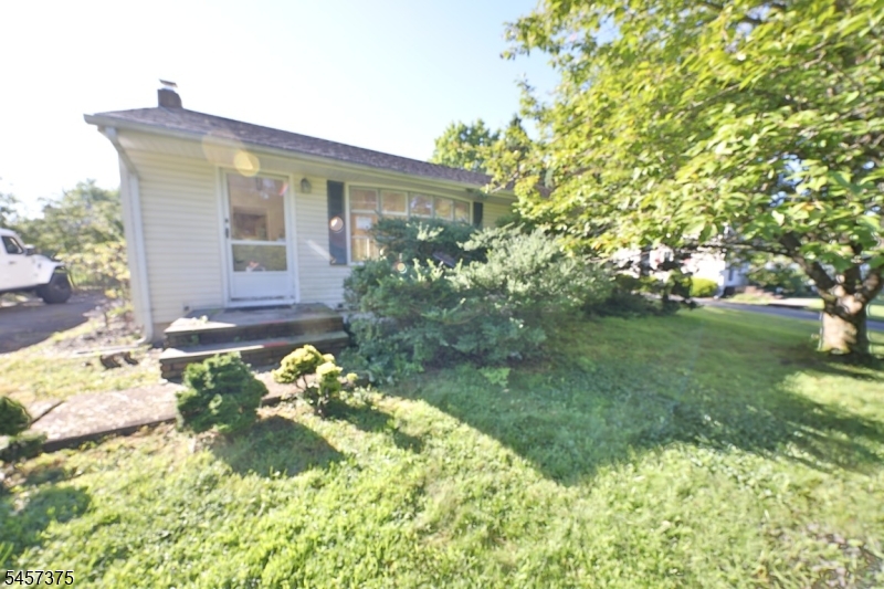 148 Eyland Ave