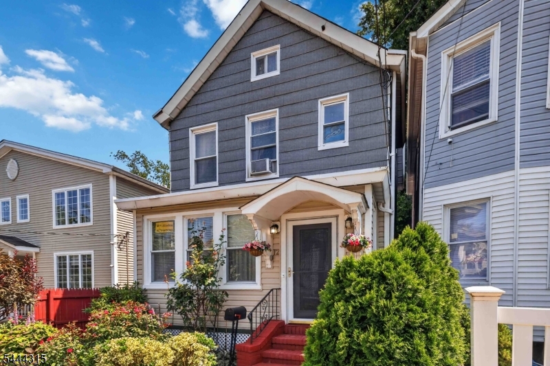 12 Maple St