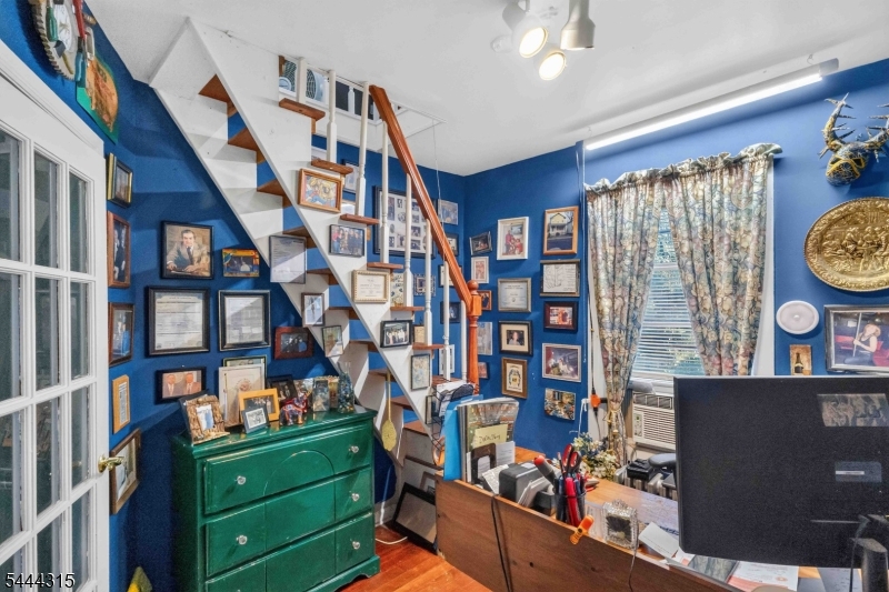 12 Maple St