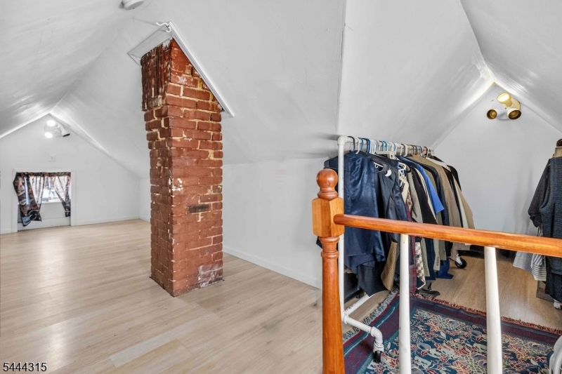 12 Maple St