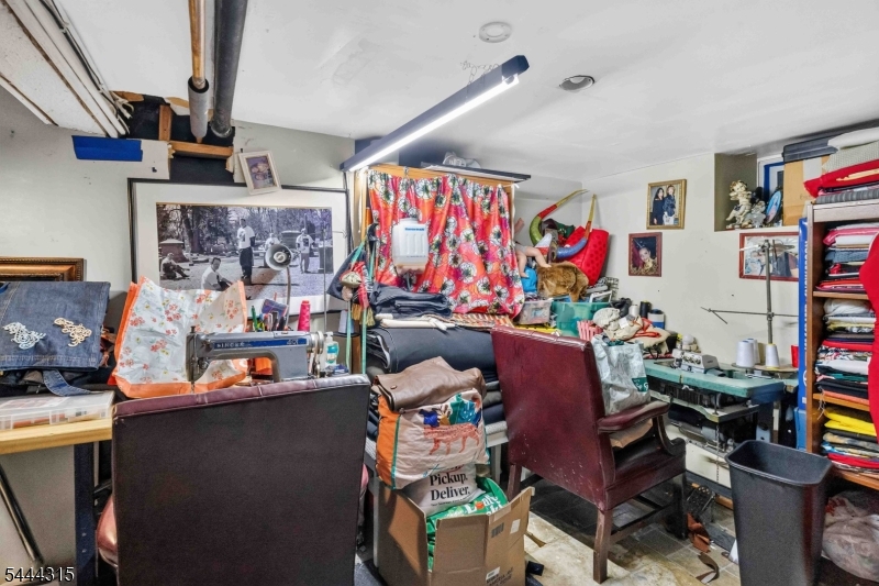 12 Maple St