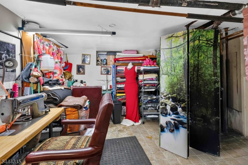 12 Maple St