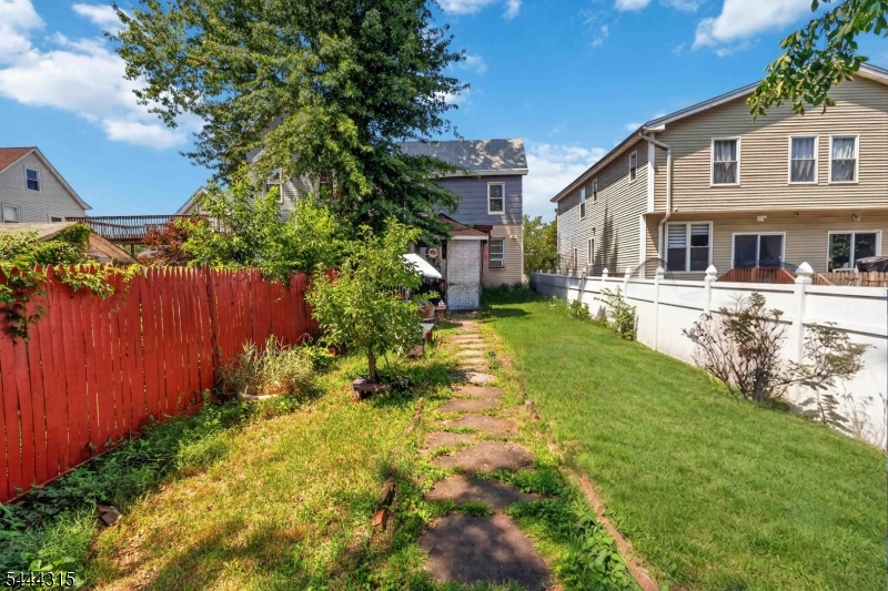 12 Maple St