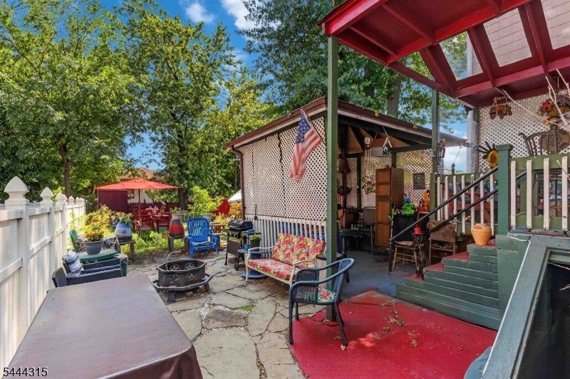 12 Maple St