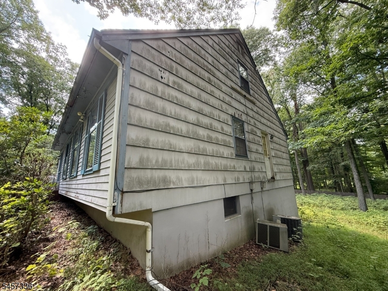 5 Rocky Heights Rd