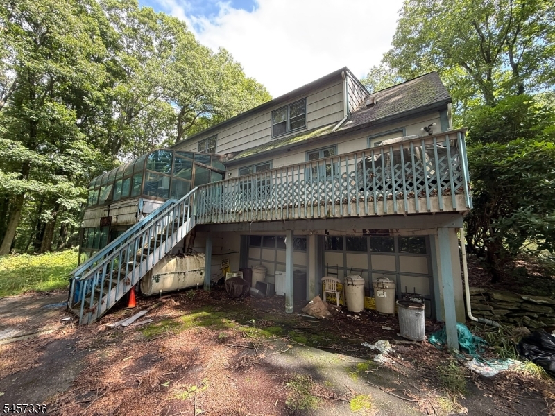 5 Rocky Heights Rd