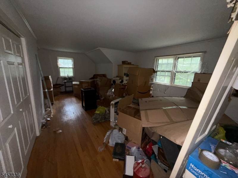 5 Rocky Heights Rd