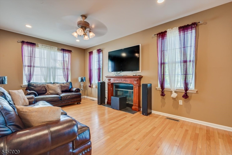 103 Timberhill Dr