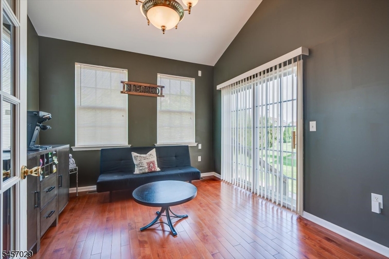 103 Timberhill Dr