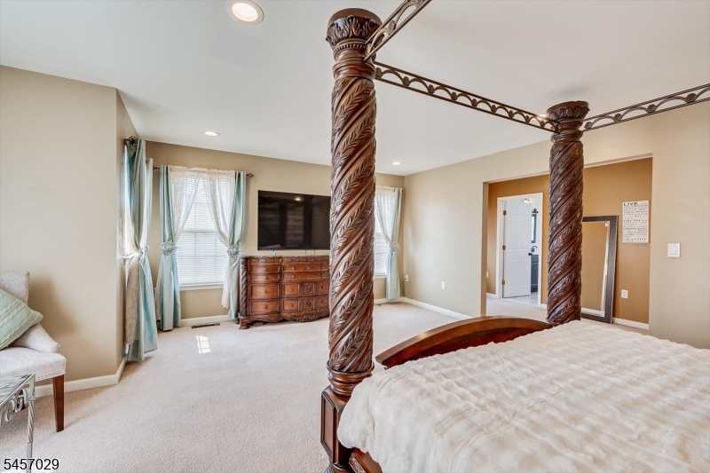 103 Timberhill Dr