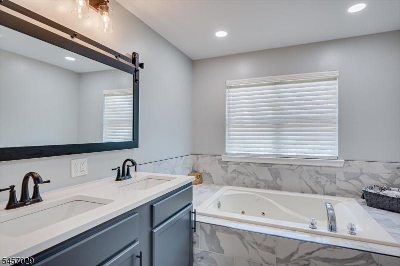 103 Timberhill Dr