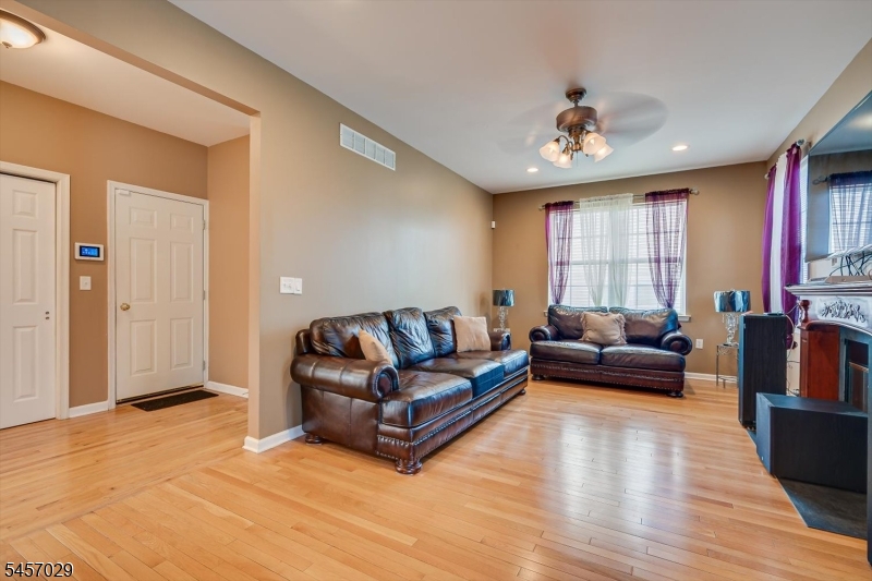 103 Timberhill Dr