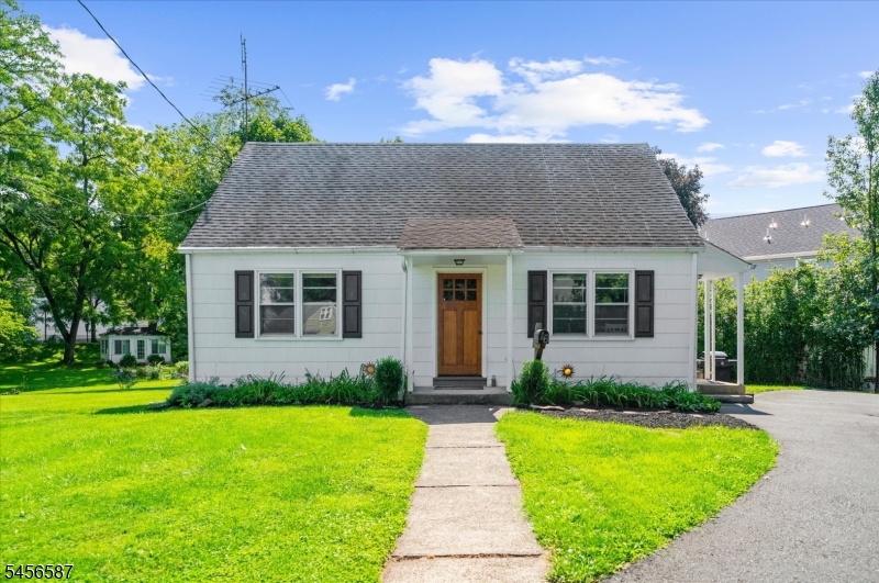 16 Abbott Ct