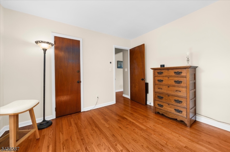 16 Abbott Ct